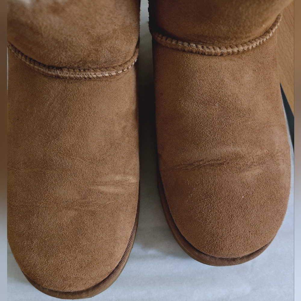 UGG Tan Short Shearling Winter Boots - 7 US/38 EU - Picture 5 of 11